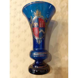 Paires de vases en  verre bleu avec armoires nobles,  Italie XVIII siècle 