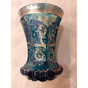 Verre de Boheme vert avec decorations en émail  doré, XIX siècle