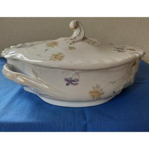 Legumiére en porcelaine, Russie XIXe siècle