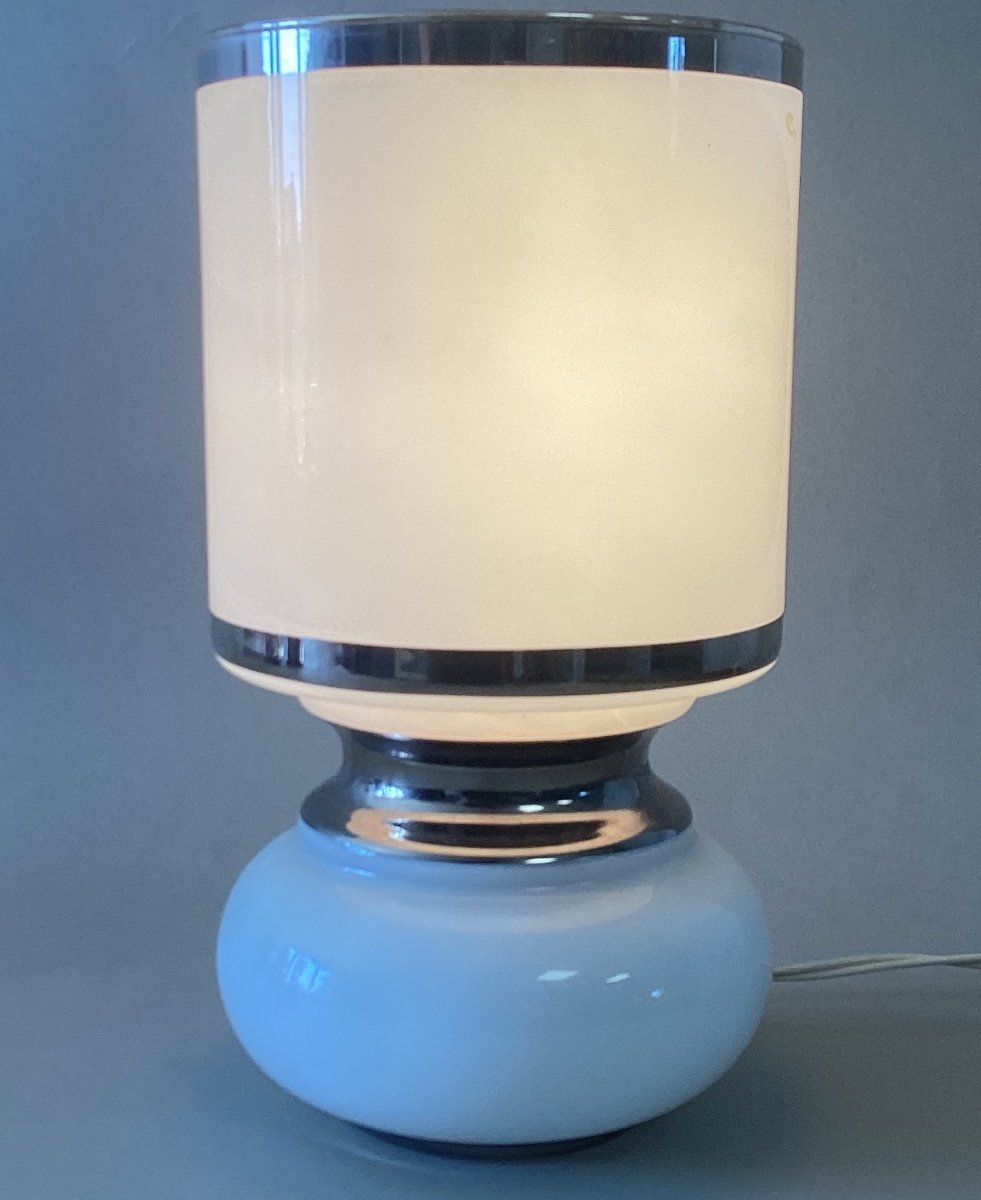 Lampe En Verre Opalin Monobloc, à Rehaut D’argent - Design 1960 -1970 - 24 Cm - Parfait état.-photo-2