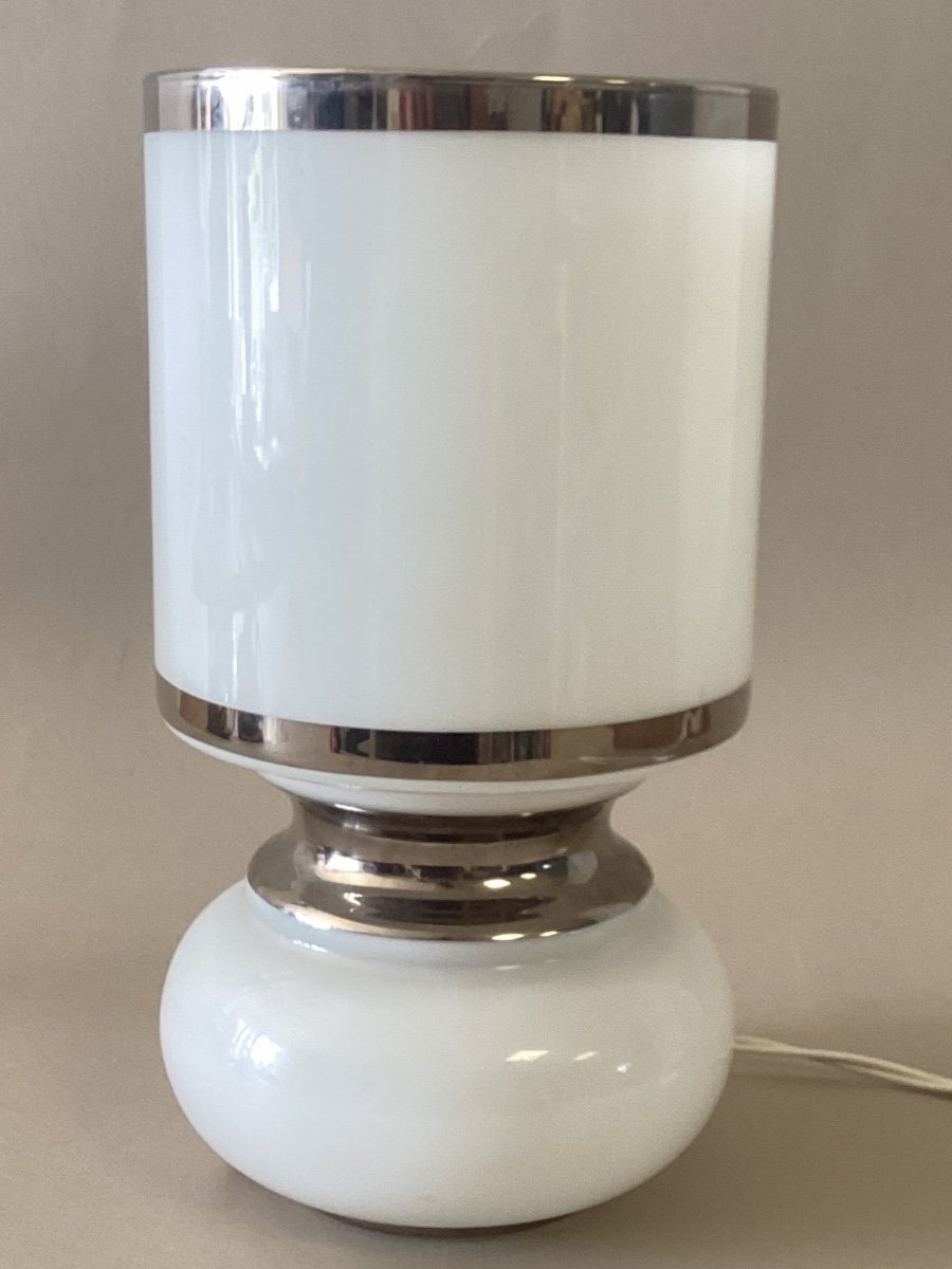 One-piece Opaline Glass Lamp, With Silver Highlight - Design 1960 -1970 - 24 Cm - Perfect Condition.