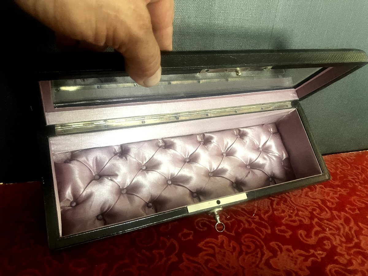 Reliquary - Hair Cut In Mourning - Braid, Box, And Beveled Glass. -photo-4