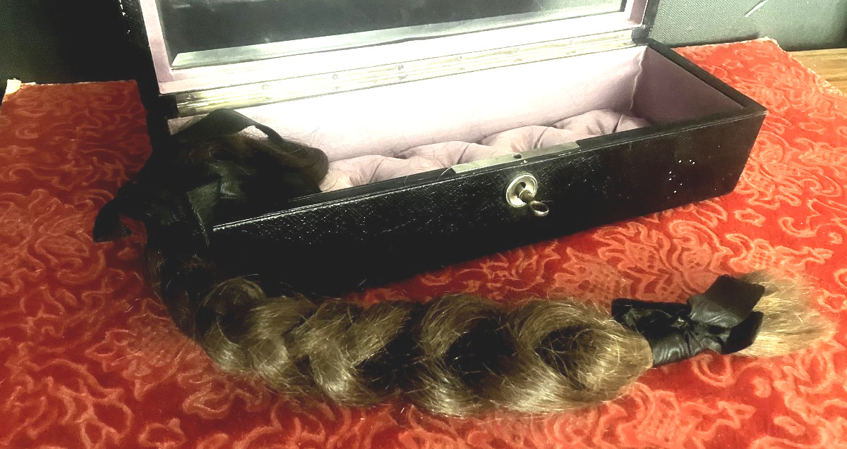 Reliquary - Hair Cut In Mourning - Braid, Box, And Beveled Glass. -photo-1