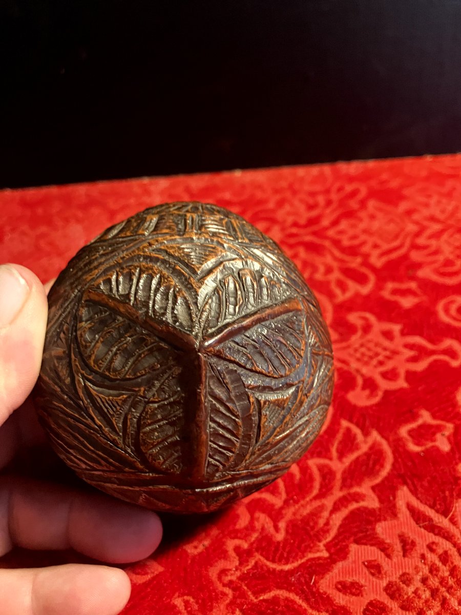 Poire à poudre en noix de coco sculptée - Travail de bagnard XIXe-photo-3
