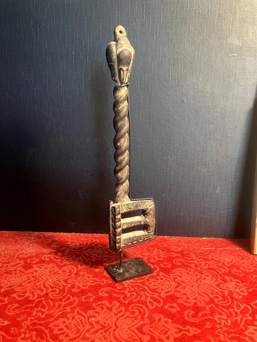 Baoulé Musical Percussion Hammer Or Gong (lawle). -photo-3