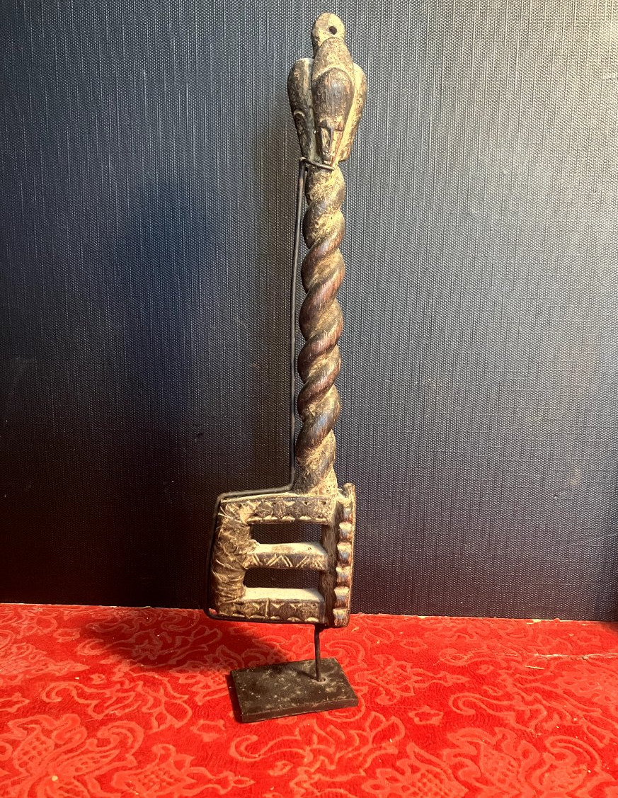 Baoulé Musical Percussion Hammer Or Gong (lawle). 