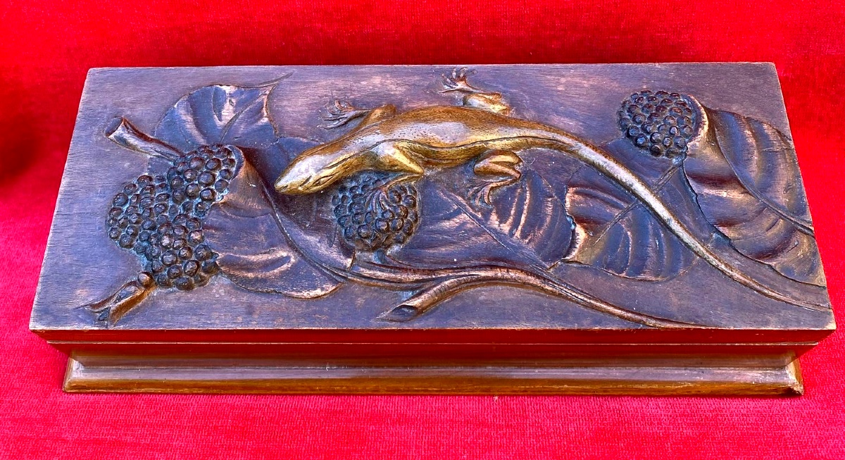  Coffret en acajou  sculpté