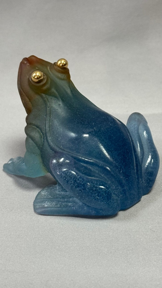 Daum: Big Frog With Golden Eyes From Daum In Nancy With Its Box-photo-2