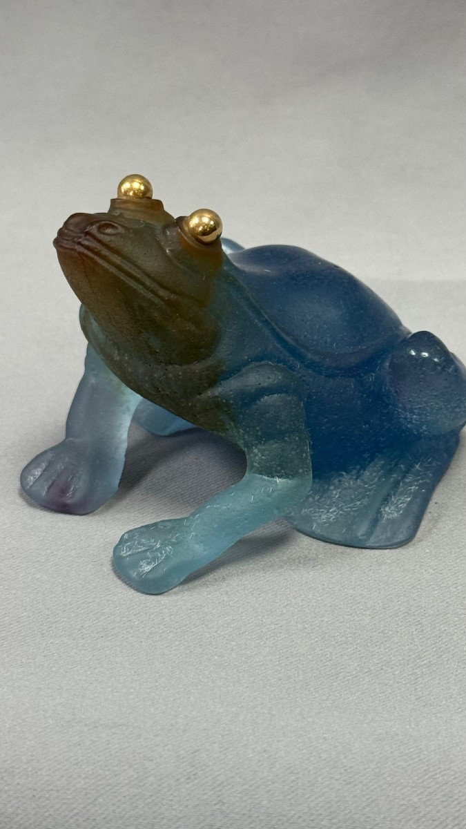 Daum: Big Frog With Golden Eyes From Daum In Nancy With Its Box-photo-3