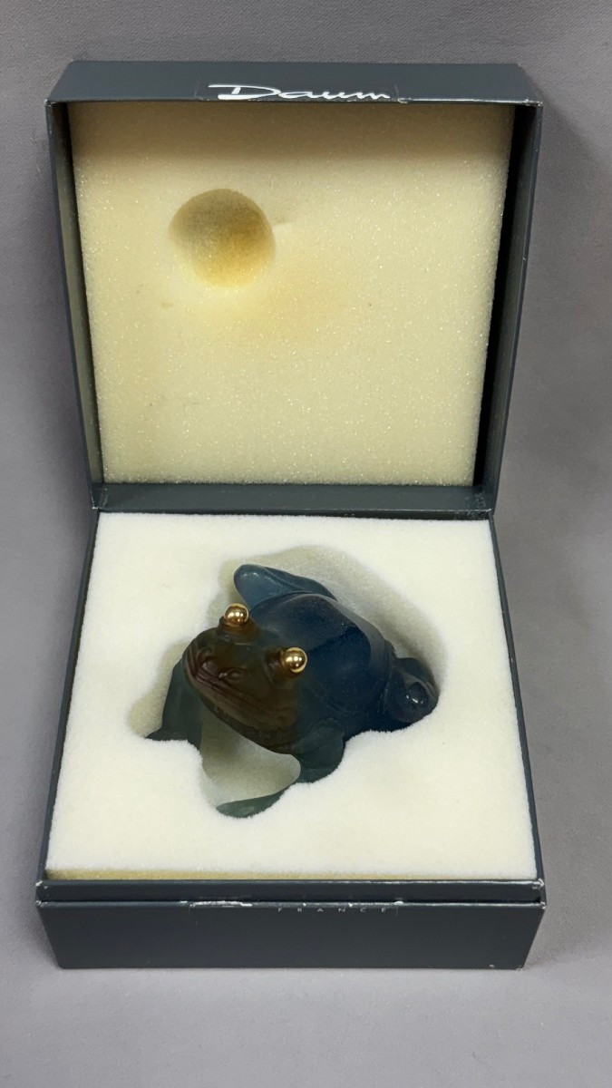 Daum: Big Frog With Golden Eyes From Daum In Nancy With Its Box-photo-7