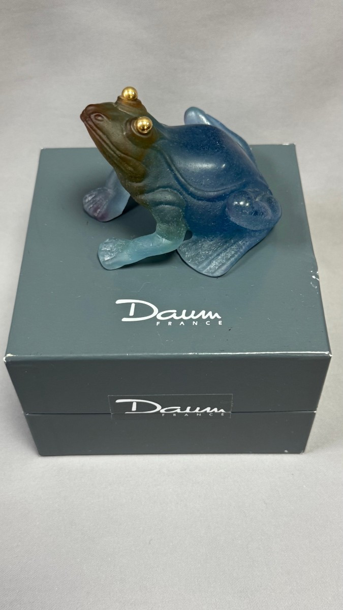 Daum: Big Frog With Golden Eyes From Daum In Nancy With Its Box-photo-8