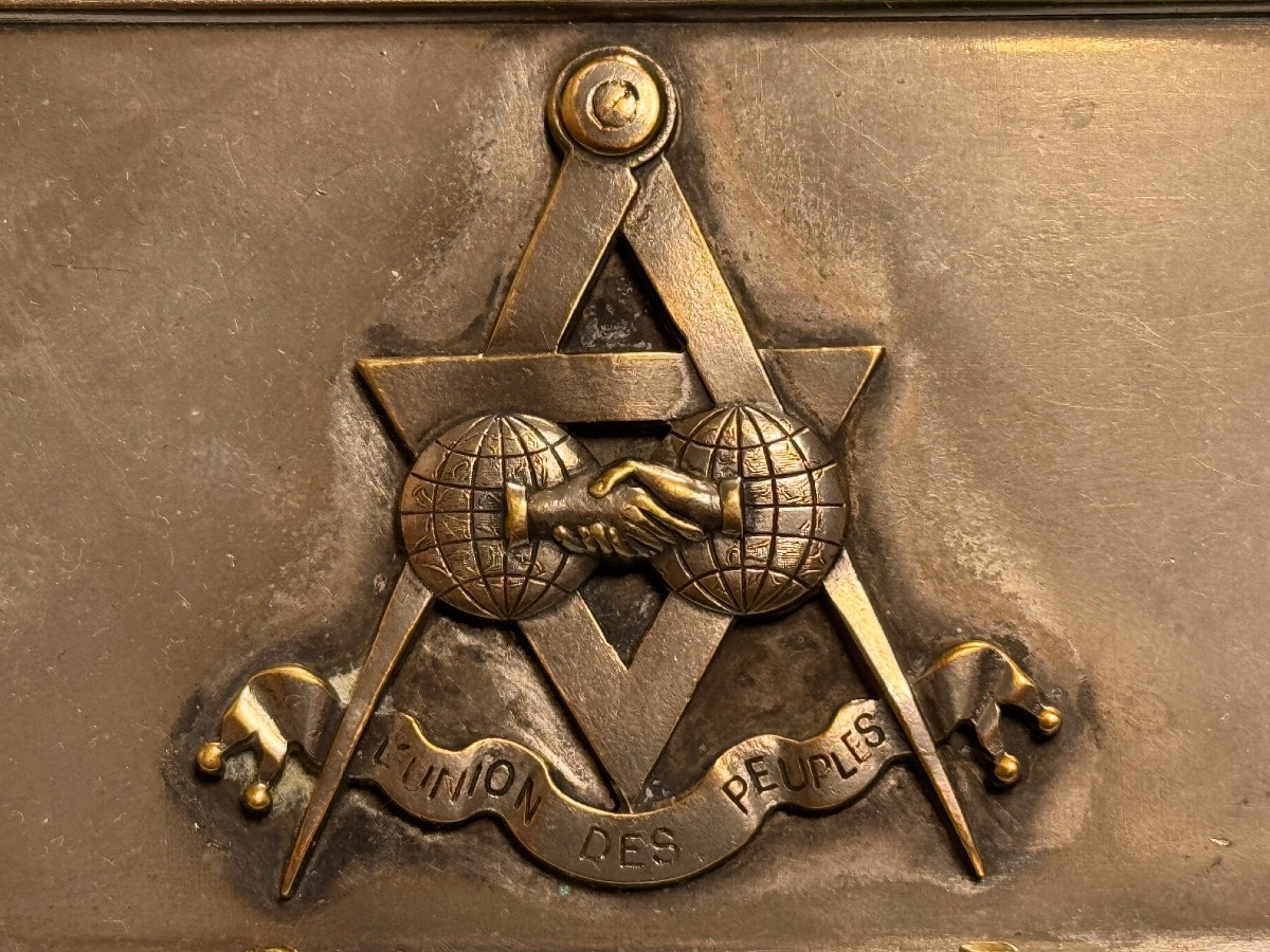 FRANC-MACONNERIE : BOITE A CIGARETTE EN METAL ARGENTE-photo-3