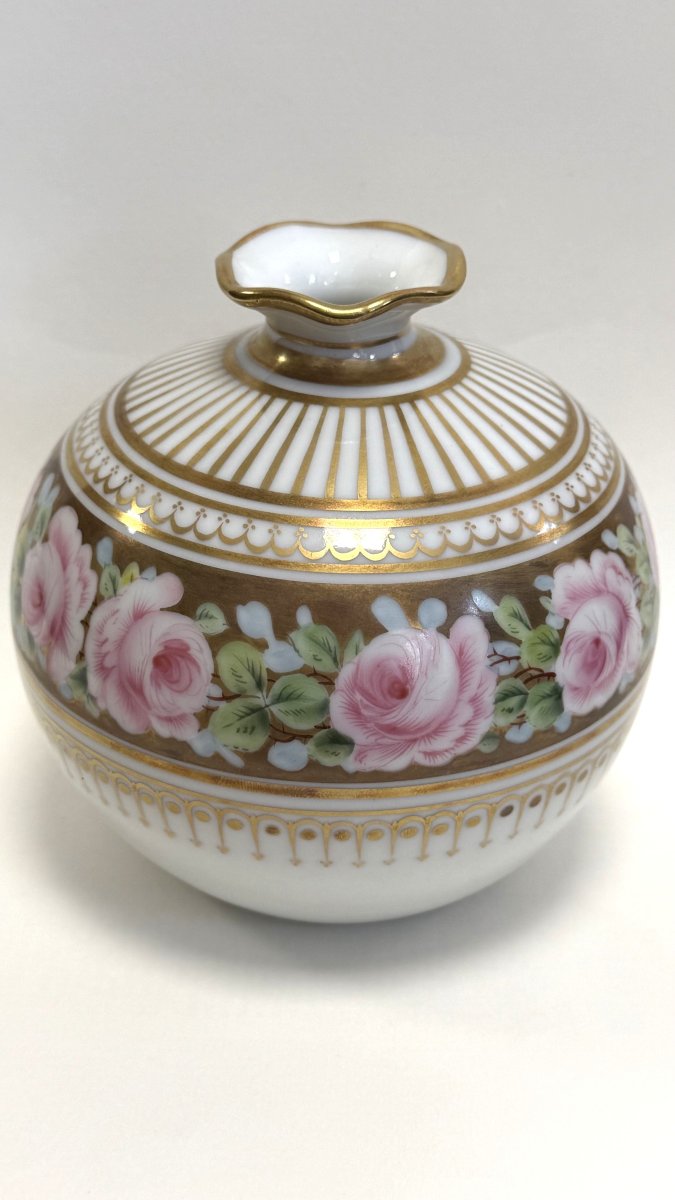 ROVINA EPINAL, VASE BOULE EN PORCELAINE,  MODELE ROSES IMPERIALES