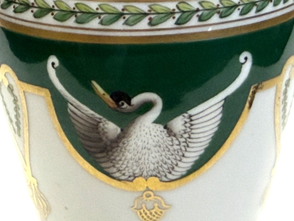 Rovina Epinal, Porcelain Vase, Empire Style On A Green Background, With An Acid-etched Open Neck-photo-2