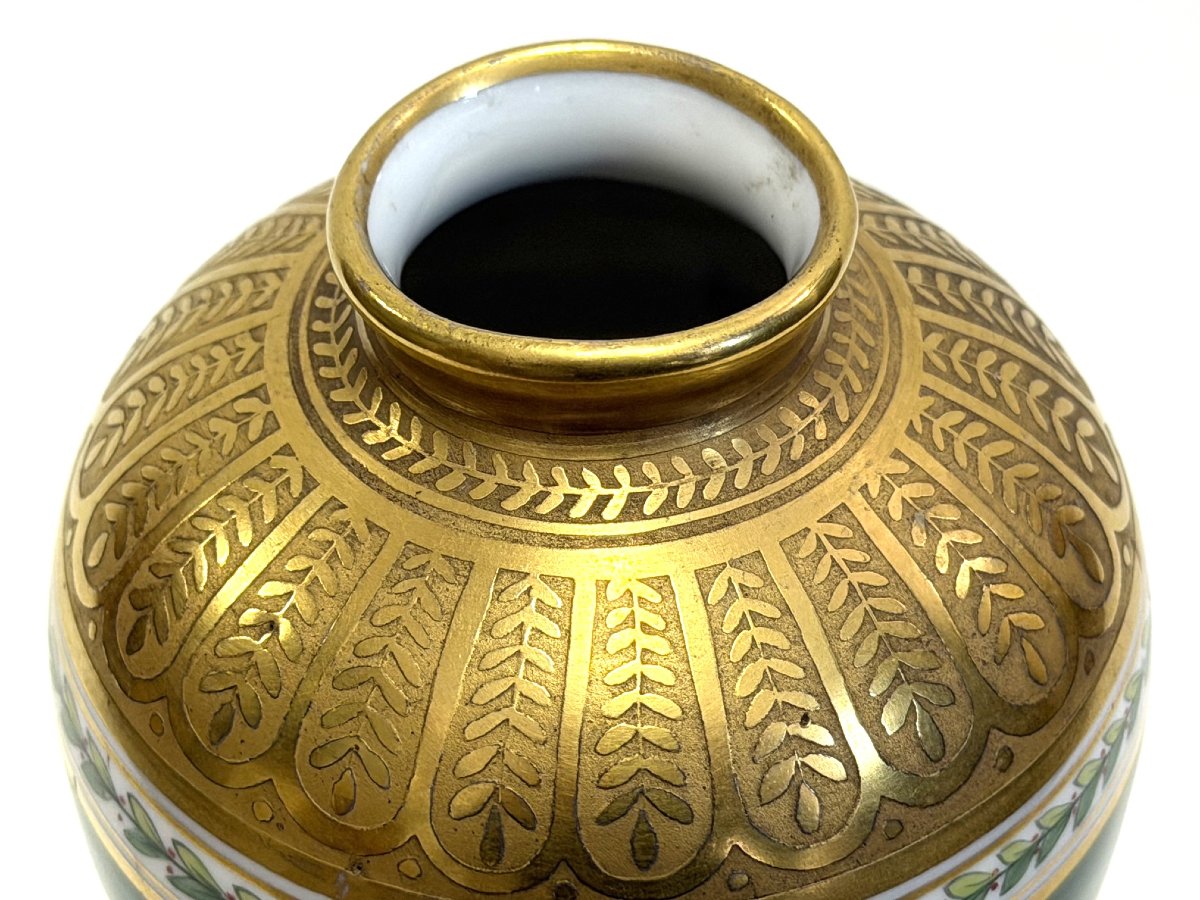 Rovina Epinal, Porcelain Vase, Empire Style On A Green Background, With An Acid-etched Open Neck-photo-3