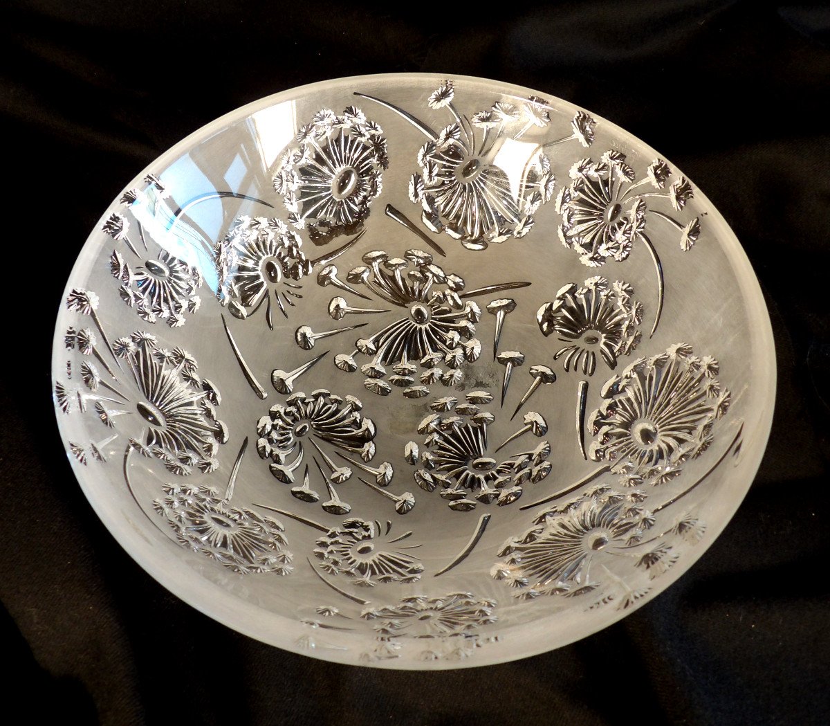 Large Lalique France Bowl "bucolique"