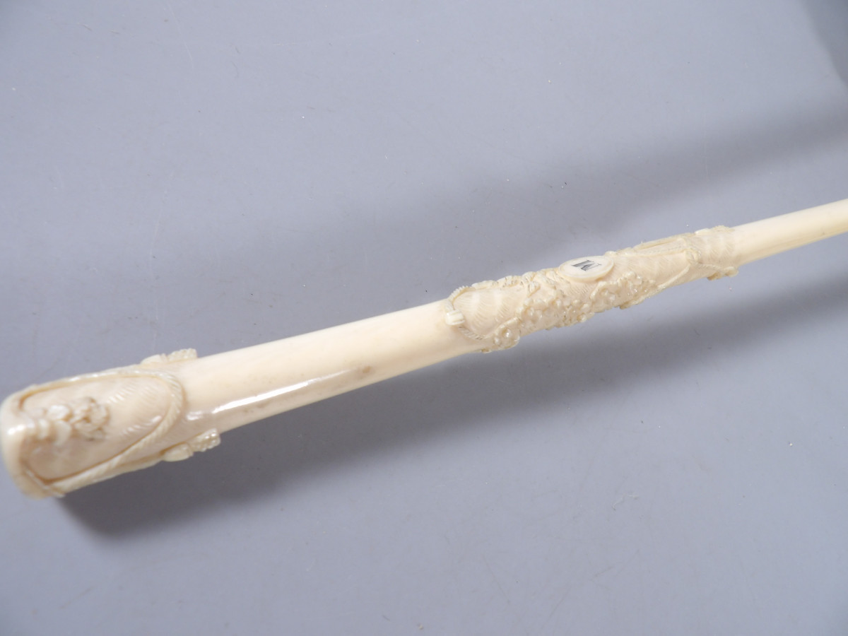Ensemble de 3 Ombrelles avec Manche repliable en Ivoire sculpté époque XIXème-photo-3