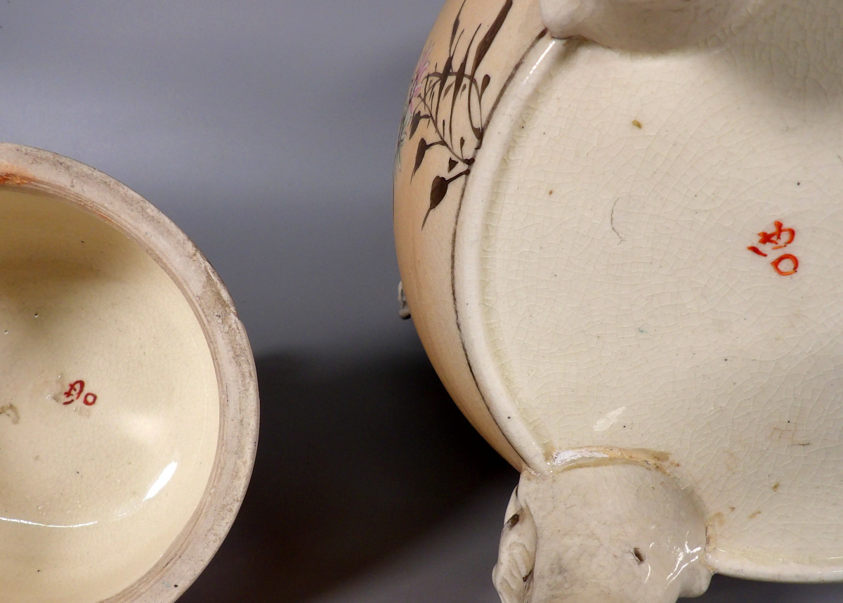 Asian Style Glazed Ceramic Tripod Lidded Pot - Signed-photo-4