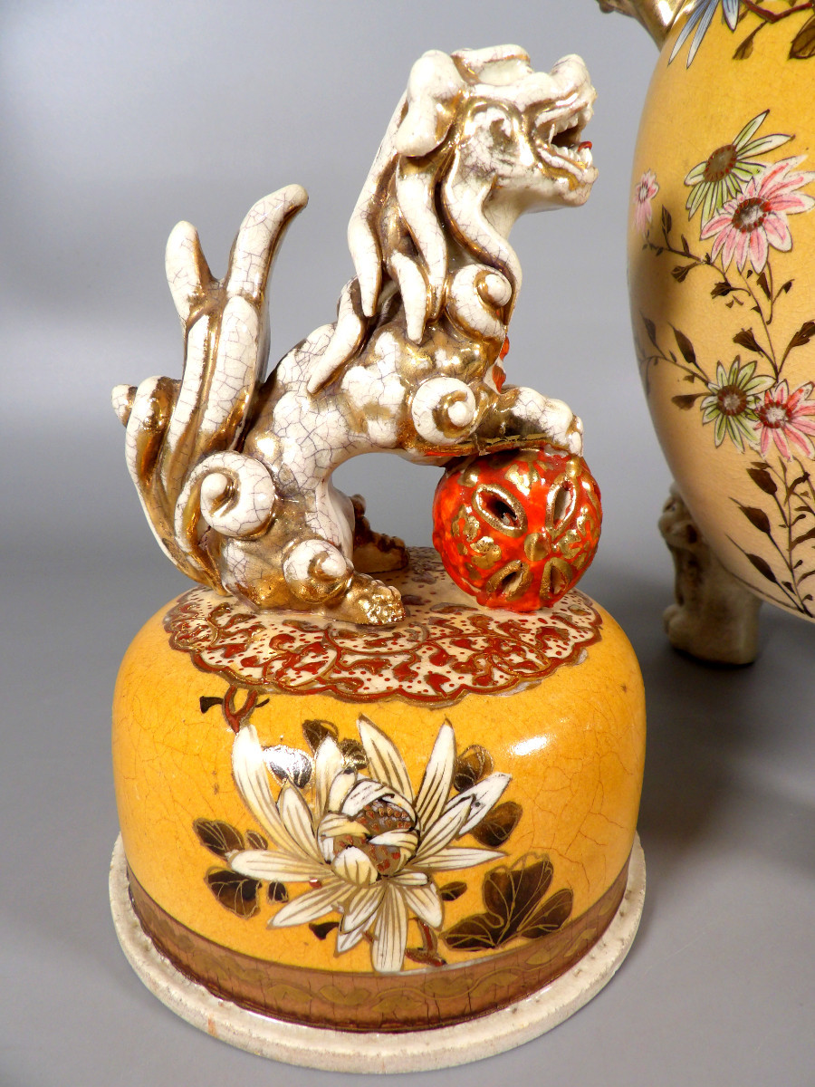 Asian Style Glazed Ceramic Tripod Lidded Pot - Signed-photo-1