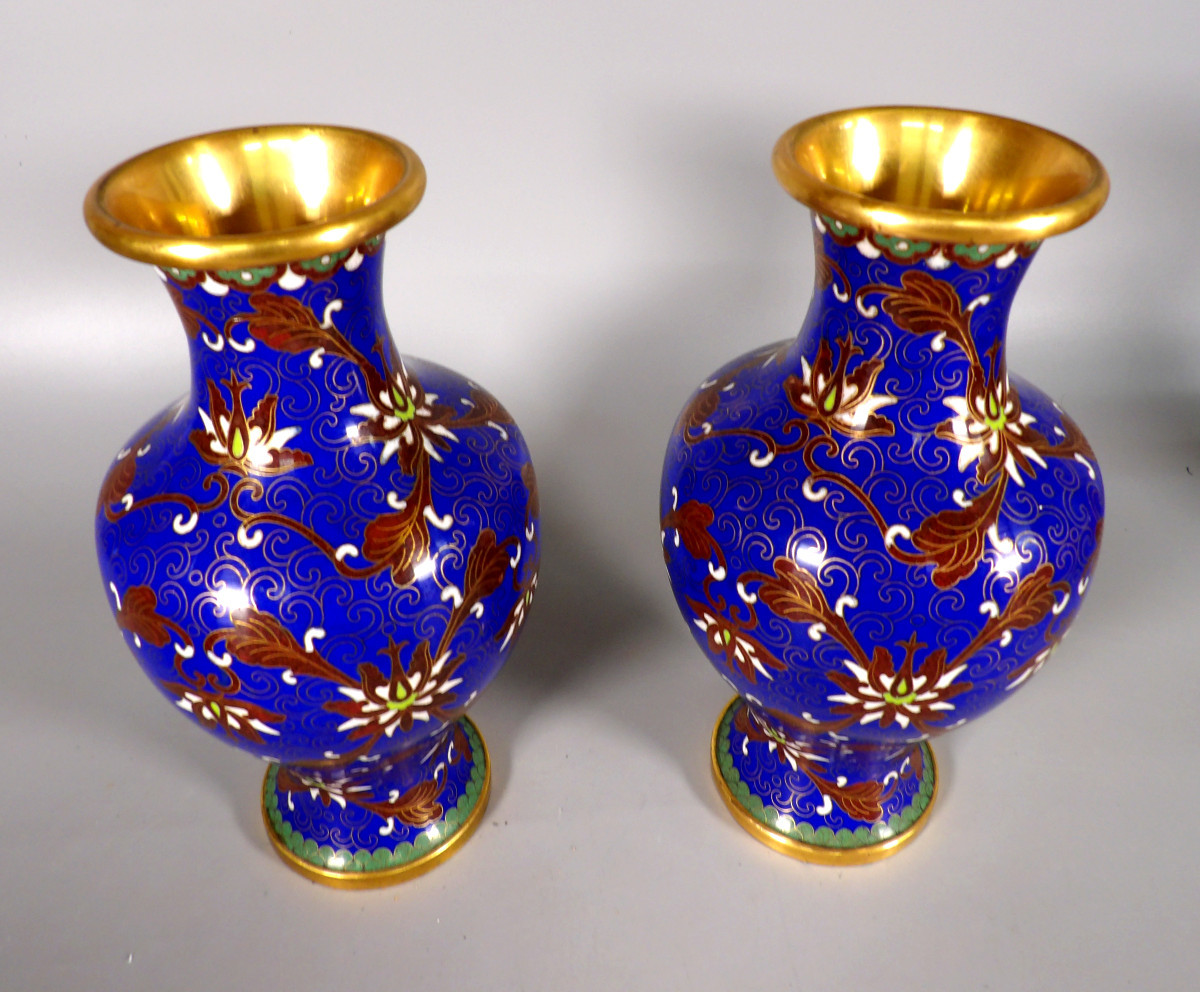 Paire de Vases Chinois en Cloisonné à Motifs de Fleurs et Feuillages Stylisés-photo-2