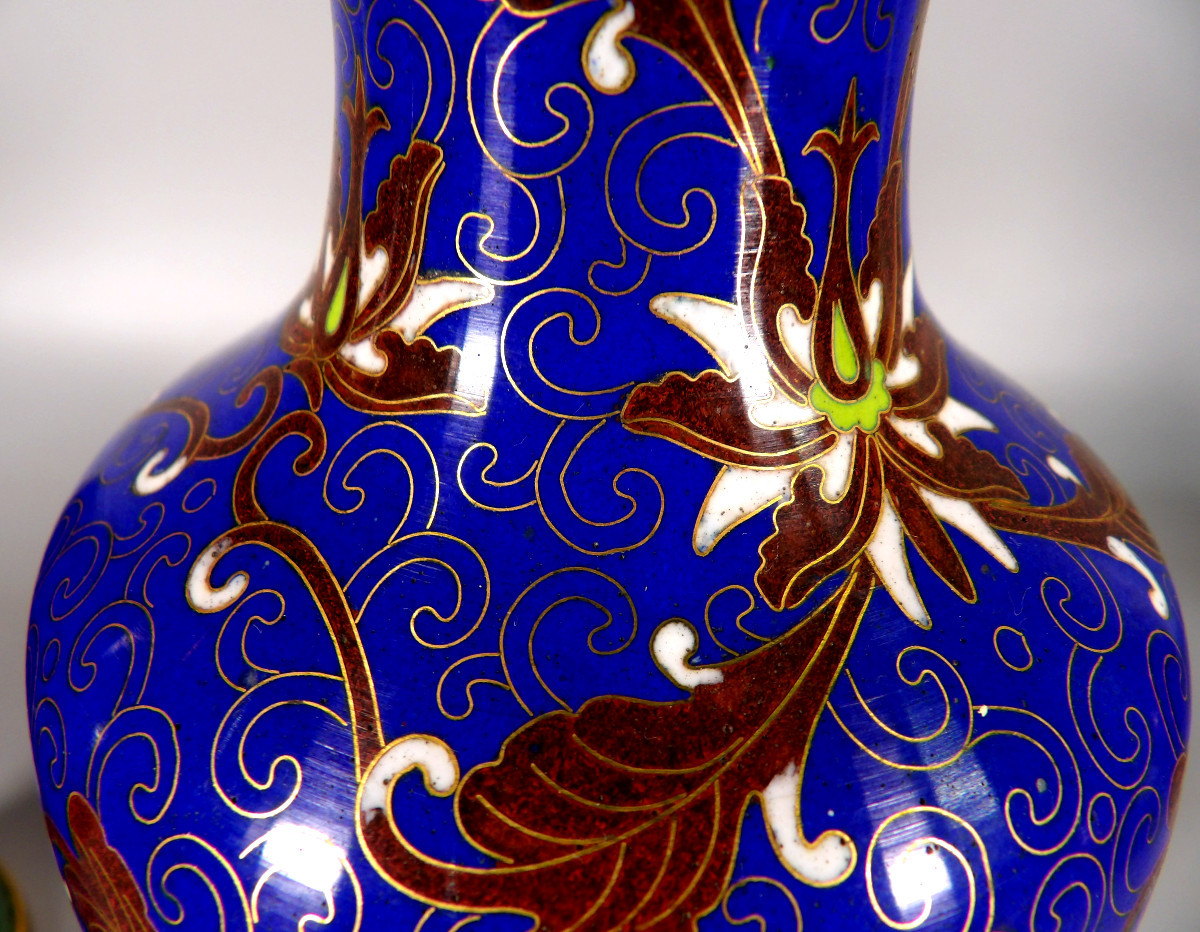 Paire de Vases Chinois en Cloisonné à Motifs de Fleurs et Feuillages Stylisés-photo-5