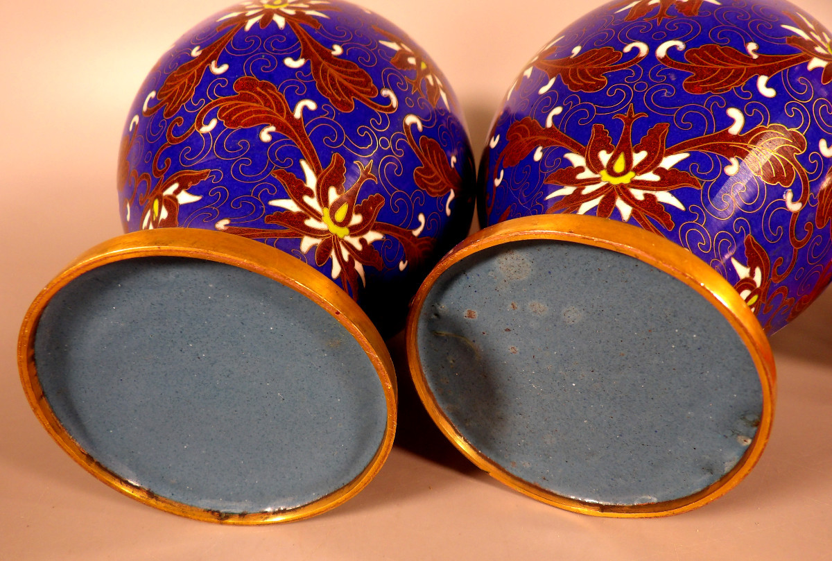 Paire de Vases Chinois en Cloisonné à Motifs de Fleurs et Feuillages Stylisés-photo-7