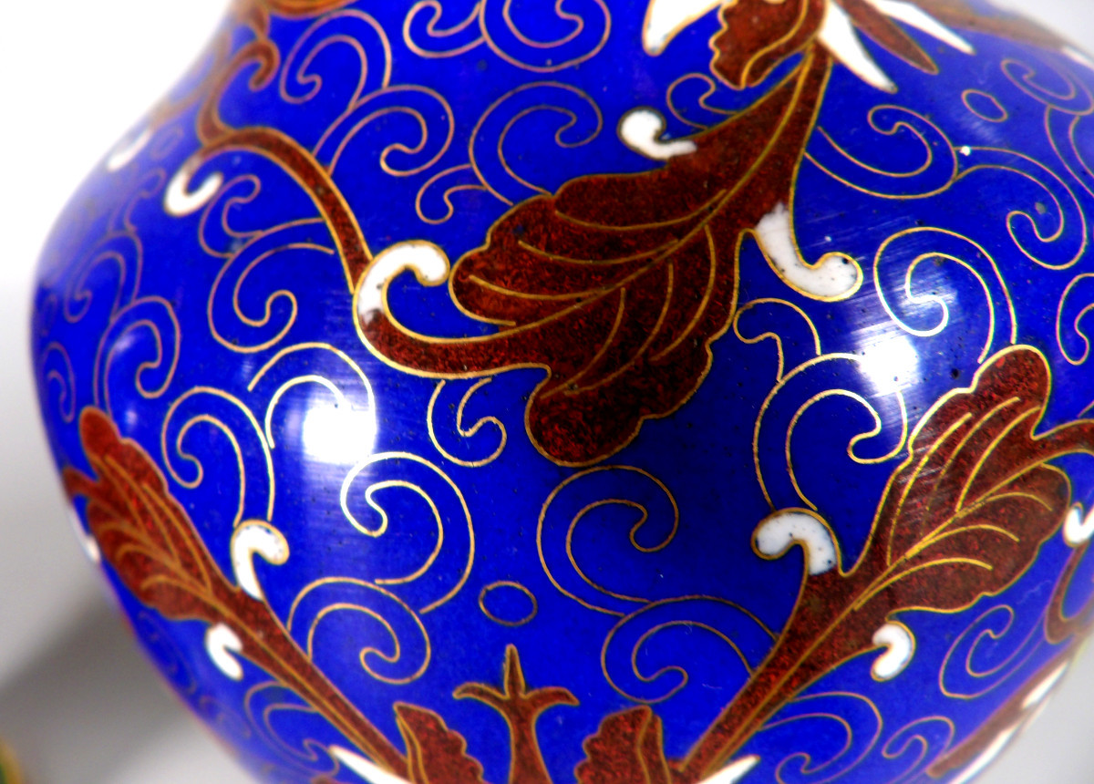 Paire de Vases Chinois en Cloisonné à Motifs de Fleurs et Feuillages Stylisés-photo-8