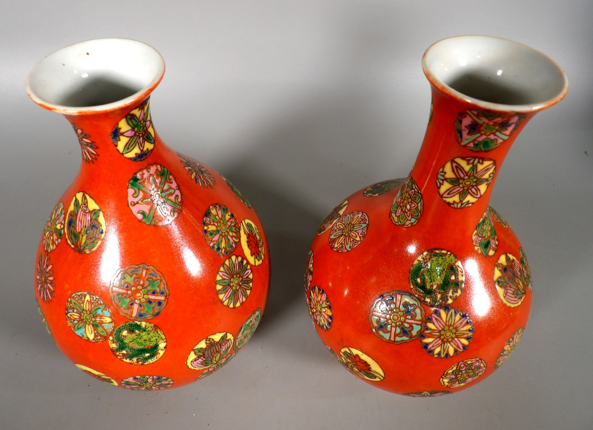 Paire Asymétrique de Vases Anciens en Porcelaine de Chine - Signés-photo-1