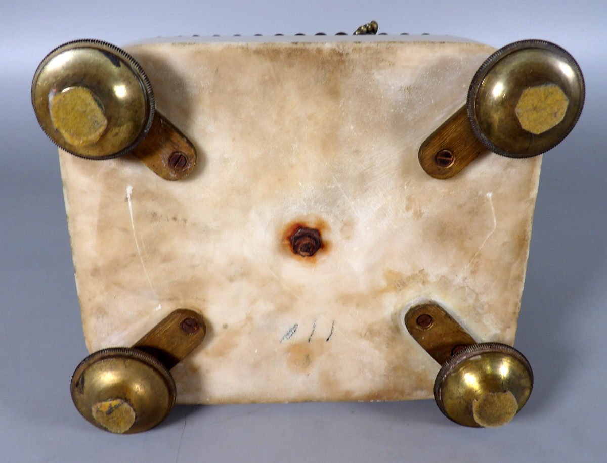 Bronze With A Gilt Patina On A White Marble Base - Studying Child-photo-7