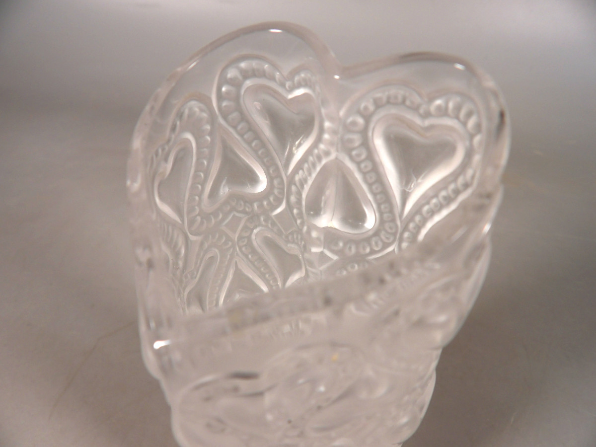 Vase en Cristal Dépoli Modèle "Amour" - Par LALIQUE FRANCE-photo-5
