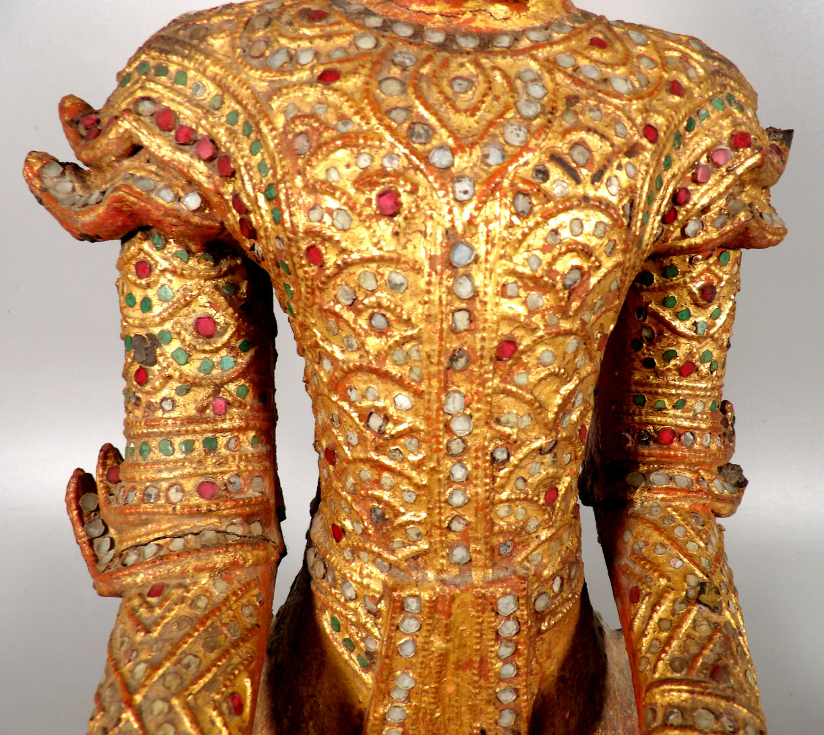 Antique 19th Century Burmese Buddha Sculpture In Gilded Wood And Carved Stone-photo-8