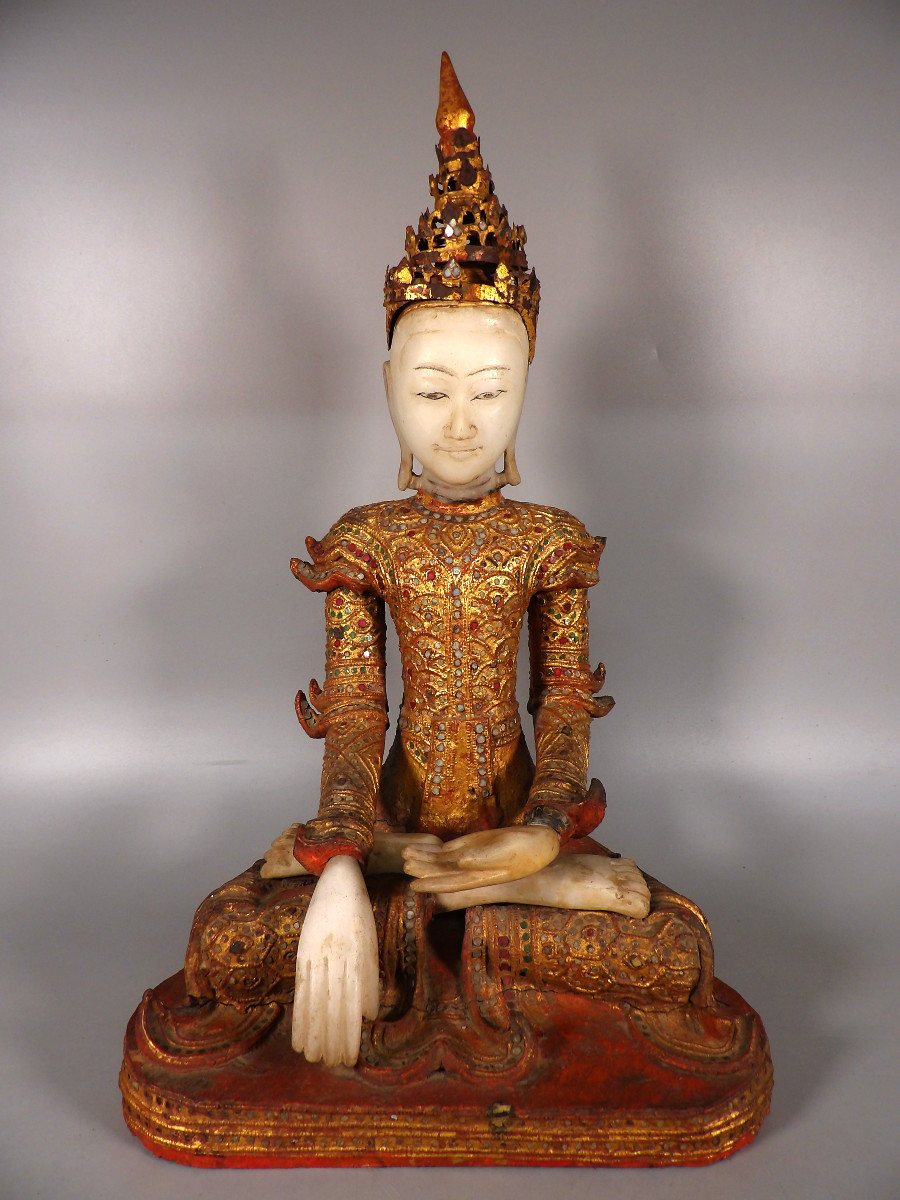 Antique 19th Century Burmese Buddha Sculpture In Gilded Wood And Carved Stone