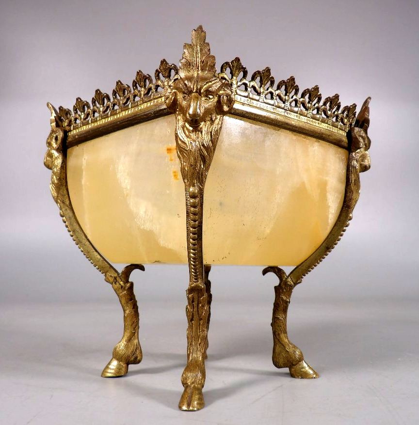 Napoleon III-style Ornamental Bowl In Onyx And Gilded Metal-photo-7