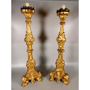Paire de Grands Pique-cierges du XVIIIème en Bois Sculpté et Doré