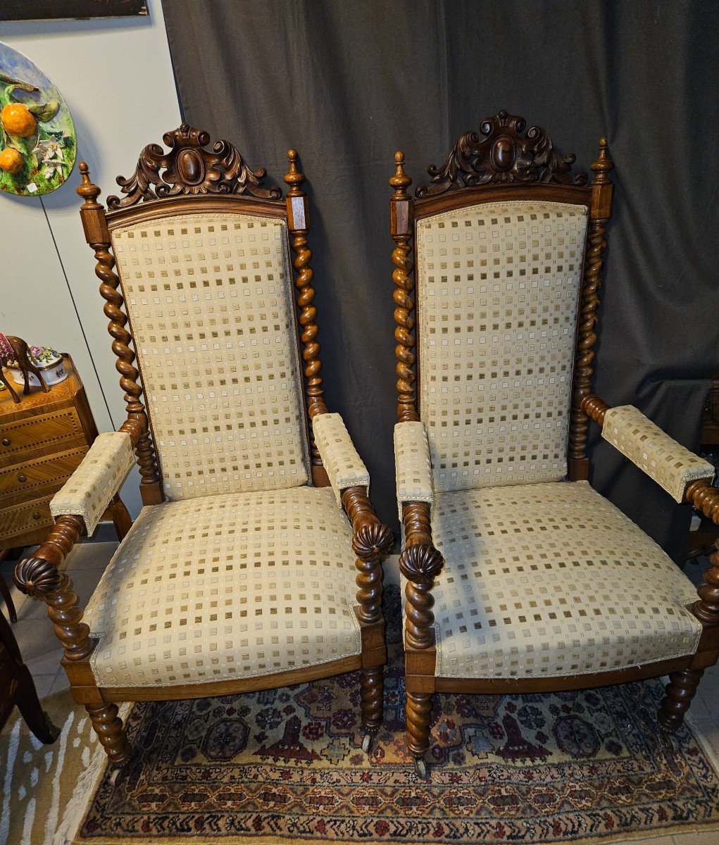 Paire De Fauteuils Louis XIII  - époque 19ème  - Noyer Massif -