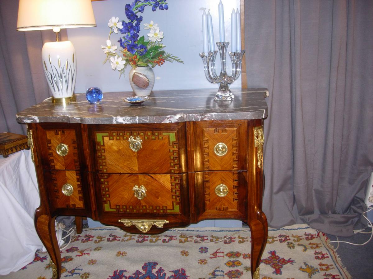 Commode Sauteuse époque 18ème Transition Louis XV-louis XVI 