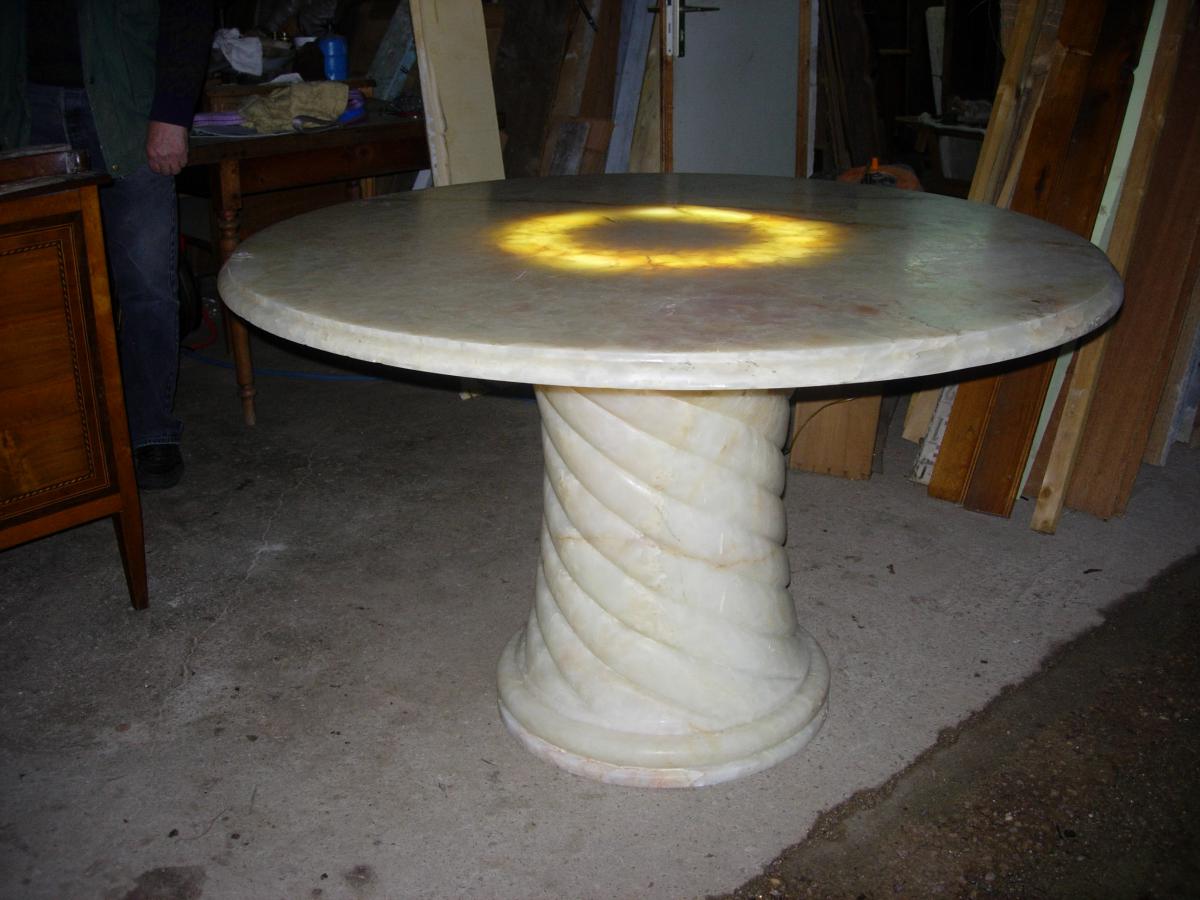 Spectacular Round Table Onyx In
