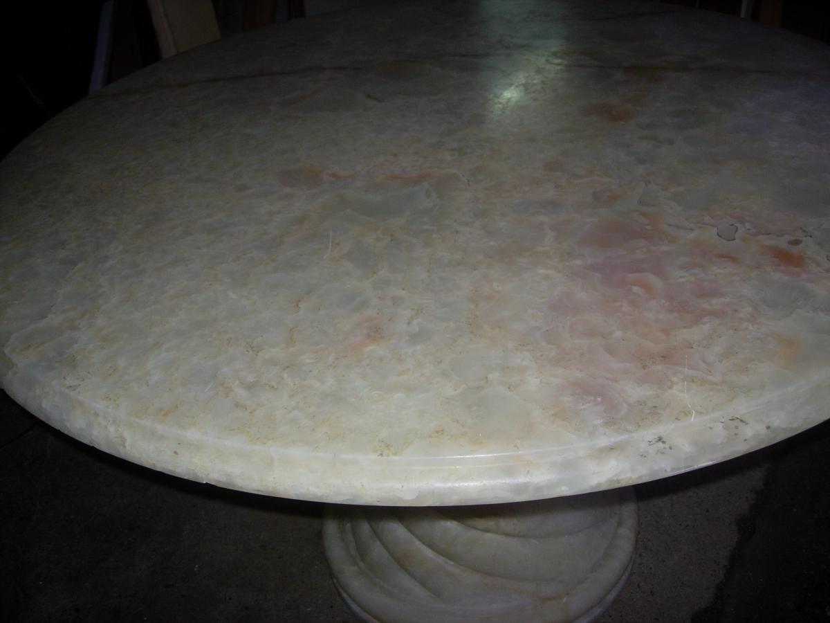 Spectacular Round Table Onyx In-photo-7