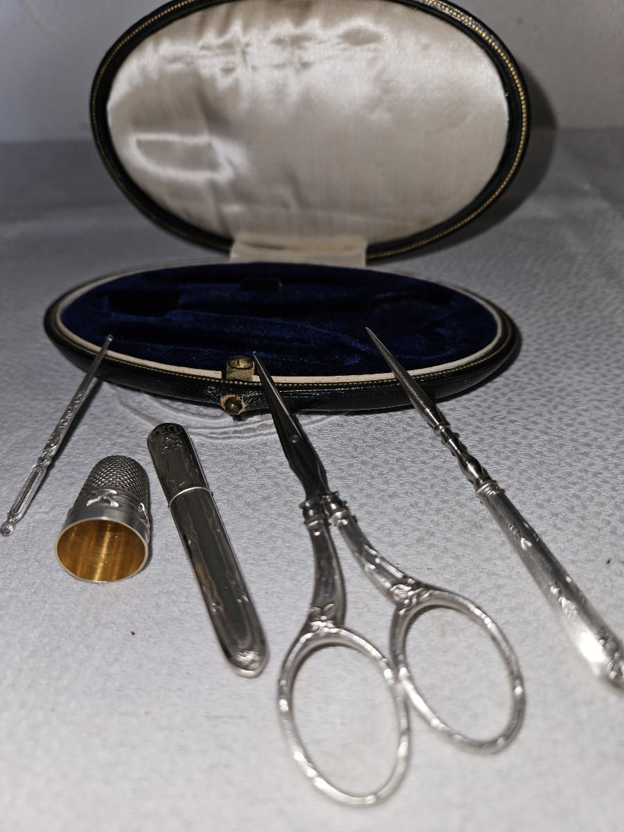 Nécessaire De Couture En Argent Dans Son Coffret gainé de Cuir Napoléon III  -photo-6