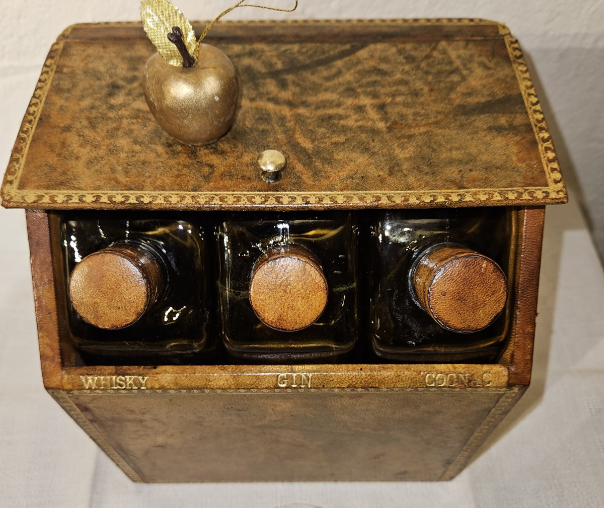 Coffret cave à boissons Tantalus  faux livres  - époque début 20ème -