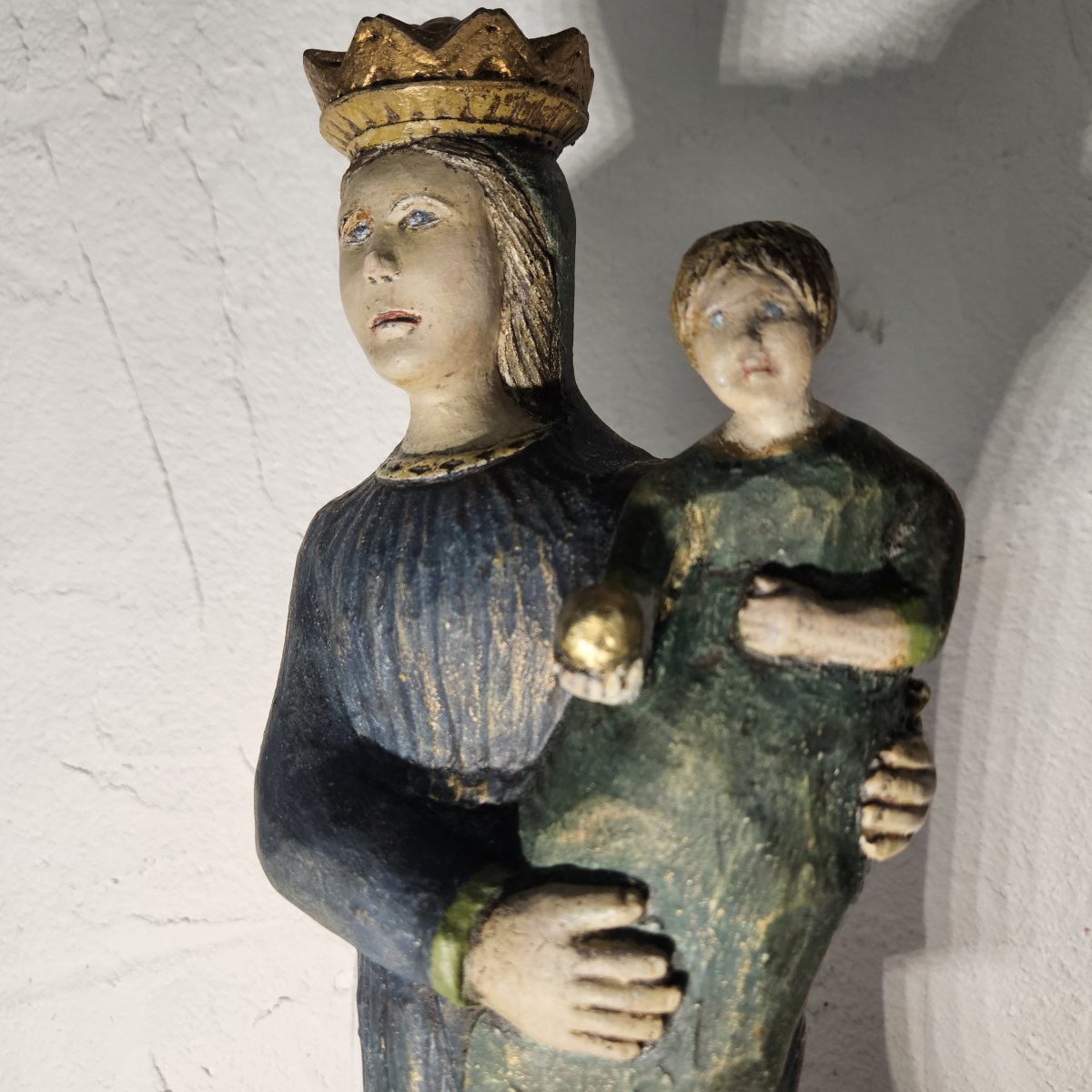 Vierge à l'enfant bois sculpté polychrome,  colonies Hispaniques XVIIème  siécle .-photo-4