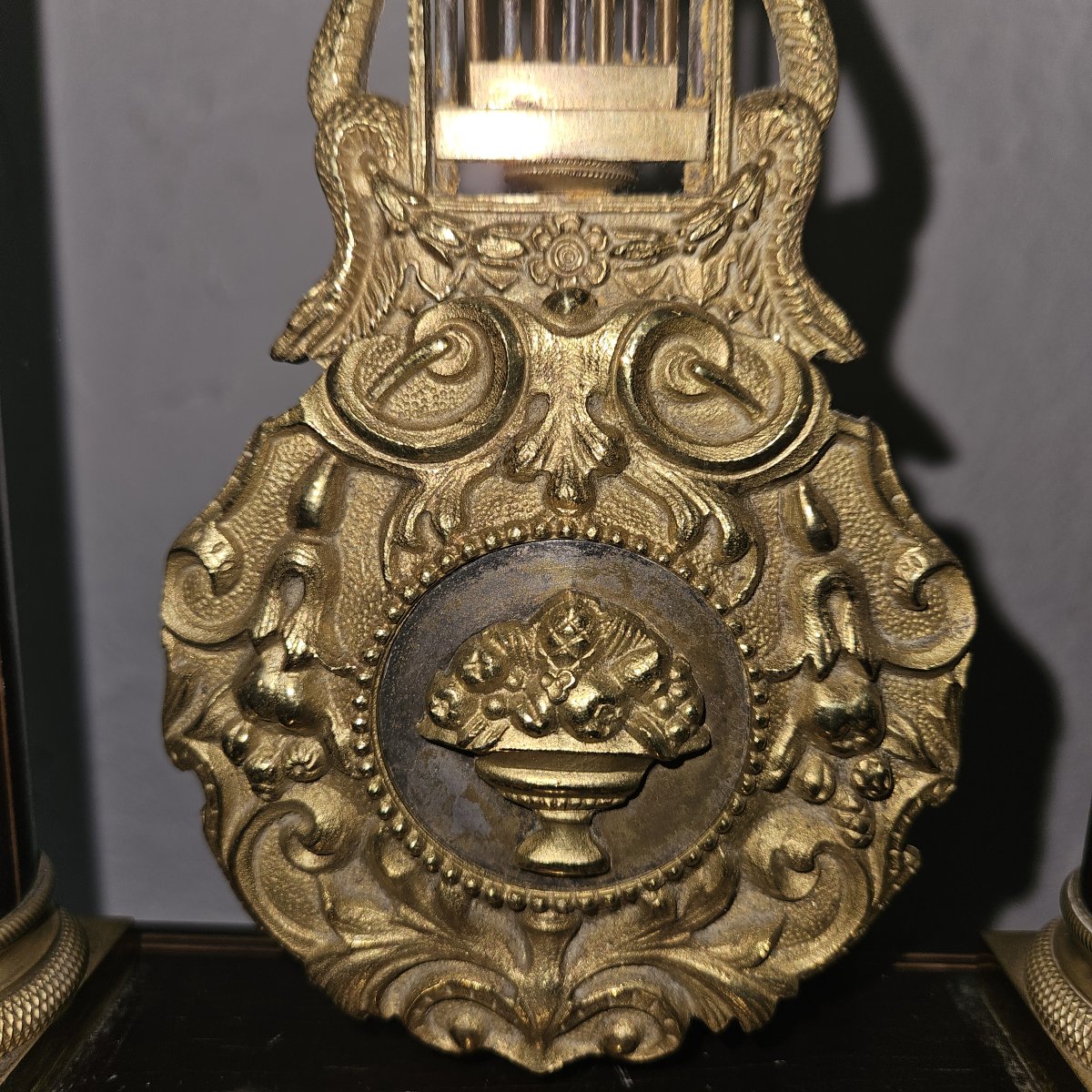 Charles X-era Clock  -  19th Century  - Rosewood And Marquetry  -  Gilded Bronze Decoration --photo-3