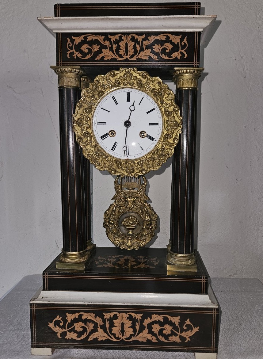 Charles X-era Clock  -  19th Century  - Rosewood And Marquetry  -  Gilded Bronze Decoration --photo-3