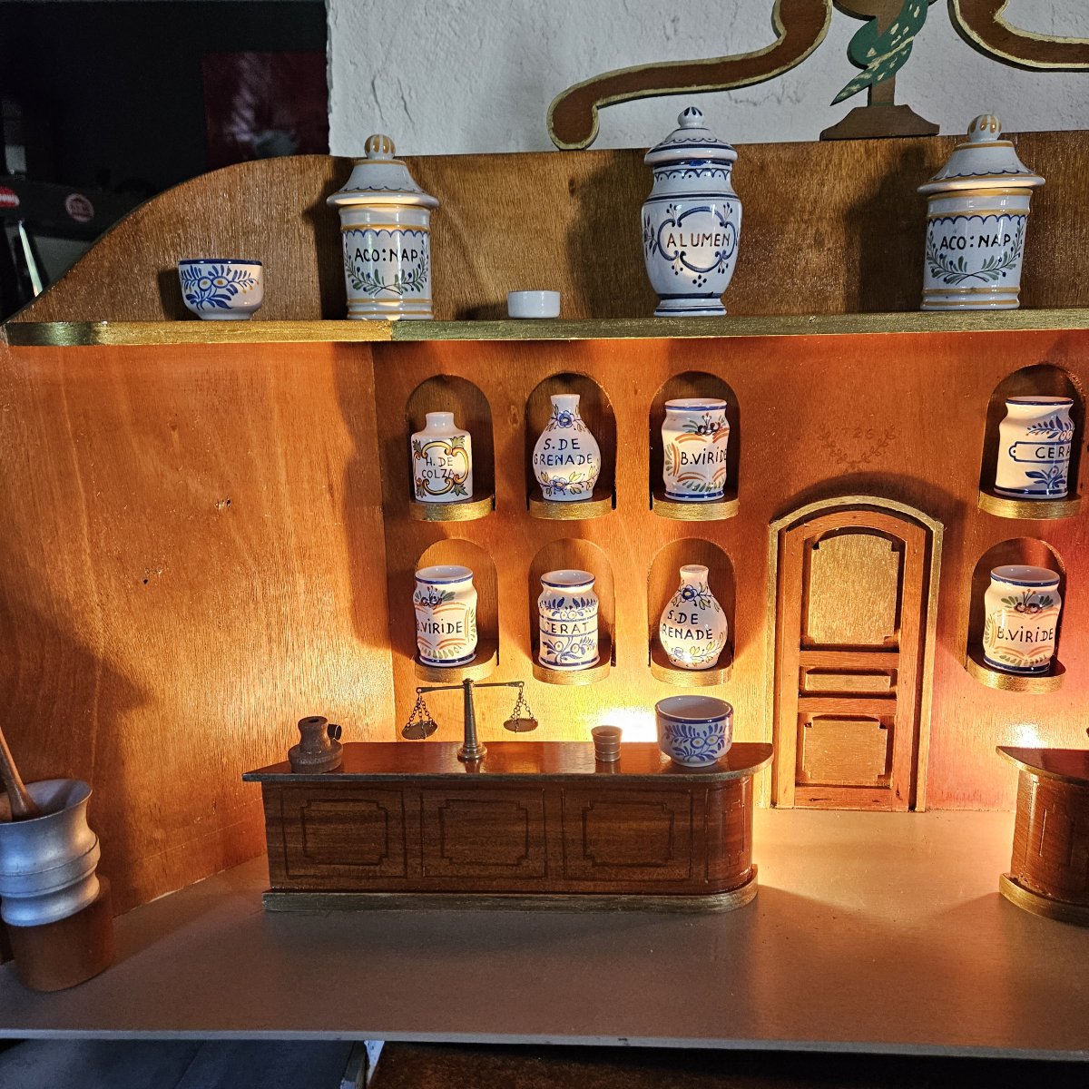 Model Of A Miniature Pharmacy — Collectible Item — 20th Century.-photo-2