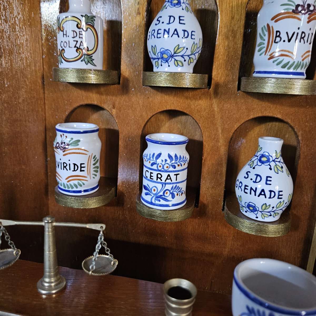 Model Of A Miniature Pharmacy — Collectible Item — 20th Century.-photo-4