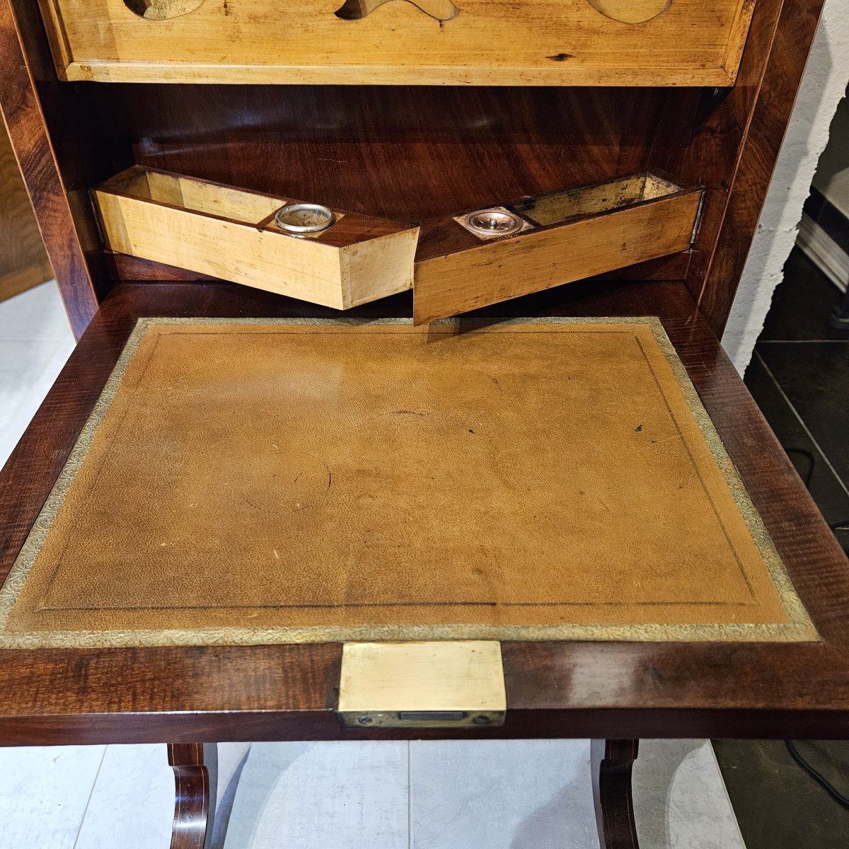 Secretary  -  Love Note  -  Desk  -  19th Century  --photo-1