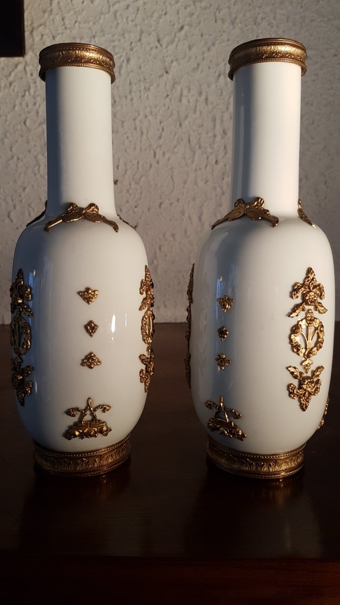 Louis XVI Style Brass Decoration Porcelain Vases Pair - -photo-2