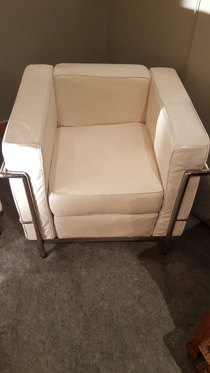 Pair Of Le Corbusier White Leather Armchairs Original Lc2 Model-photo-2