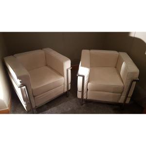 Pair Of Le Corbusier White Leather Armchairs Original Lc2 Model