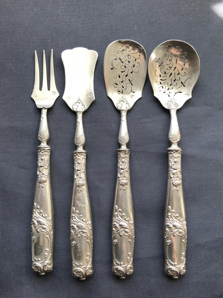 Silverware: 4 Pieces Out Of Work Or Mignardises Silver Orf. Ravinet-denfert